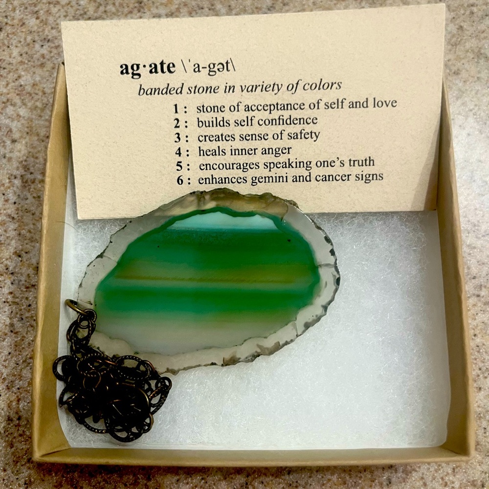 Beautiful, handmade Agate stone necklace.